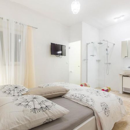 Appartamento Dalmata Lounge Starigrad Paklenica Esterno foto