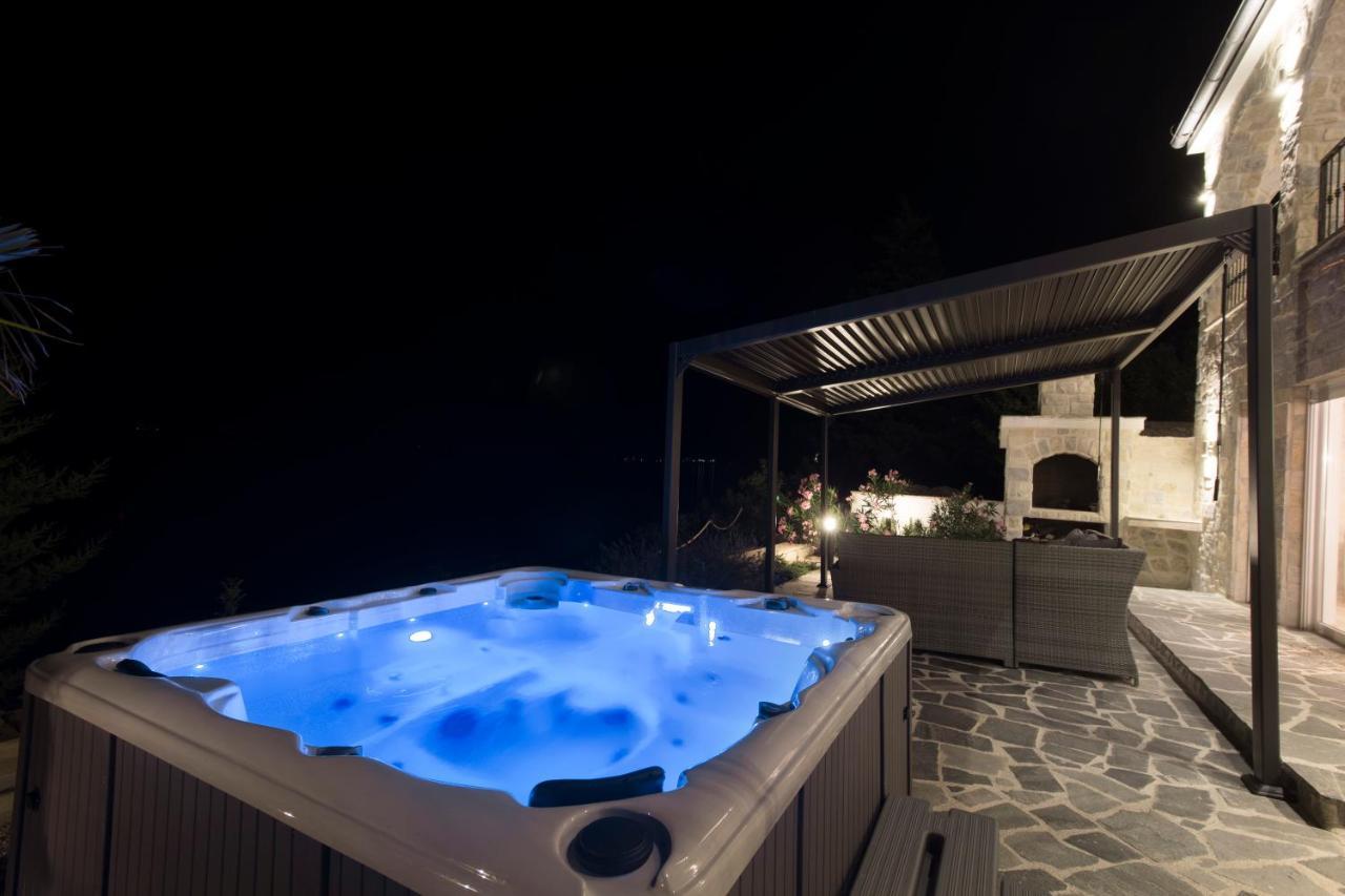 Appartamento Dalmata Lounge Starigrad Paklenica Esterno foto