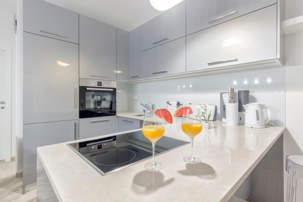 Appartamento Dalmata Lounge Starigrad Paklenica Esterno foto
