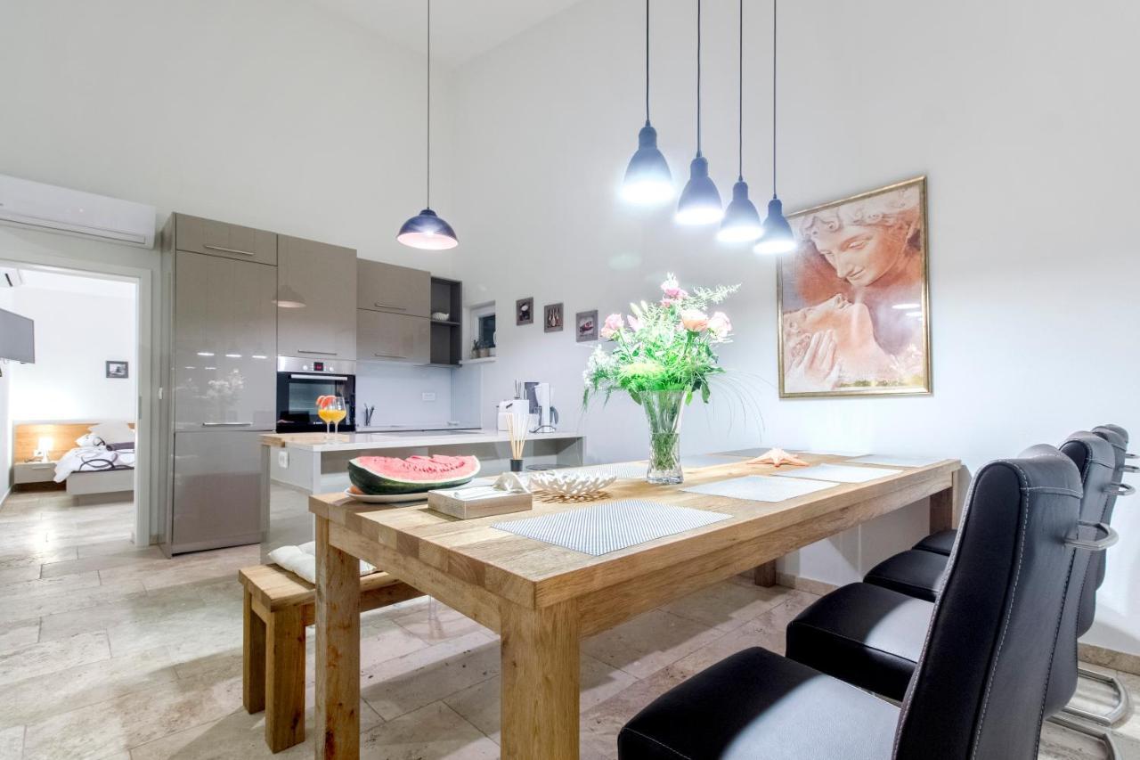 Appartamento Dalmata Lounge Starigrad Paklenica Esterno foto