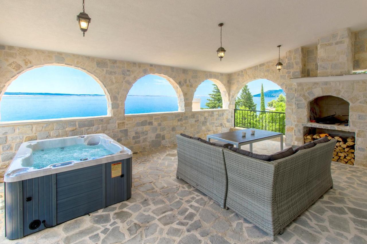 Appartamento Dalmata Lounge Starigrad Paklenica Esterno foto